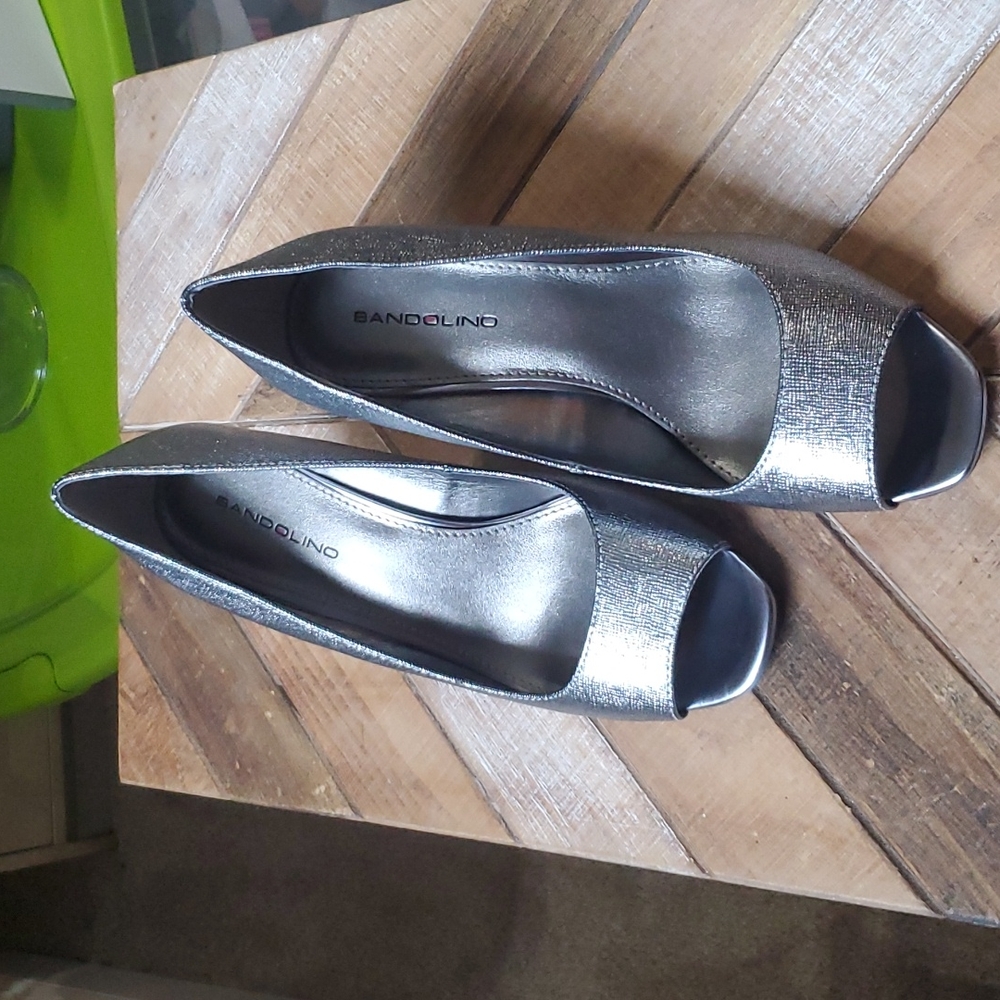 MEW  Bandolino Silver Gray Shoes, Size 7
